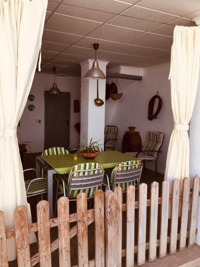 La Casita Santa Barbara Guest House Macastre Exterior foto